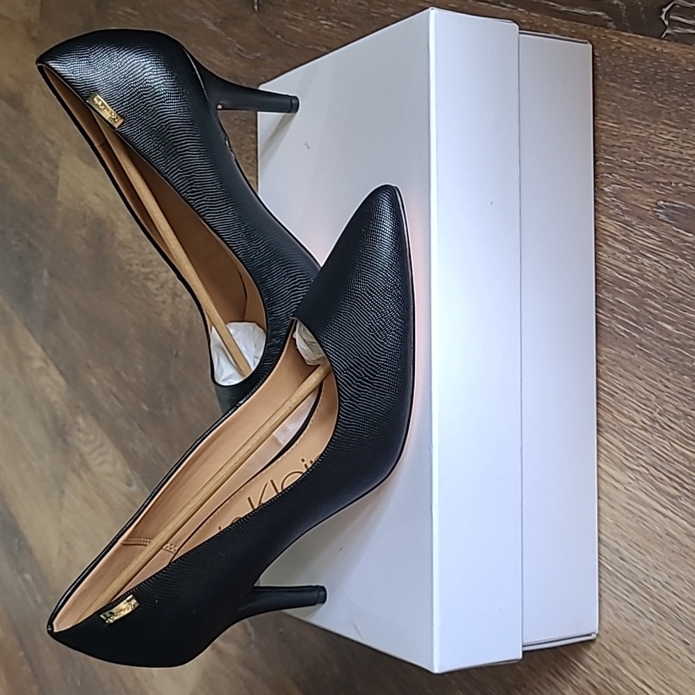 NIB - Calvin Klein Kylie Mini Lizard High Heel Pumps - Black 8.5